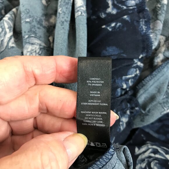 Stories by Kelly Osbourne - Picture 13 of 13